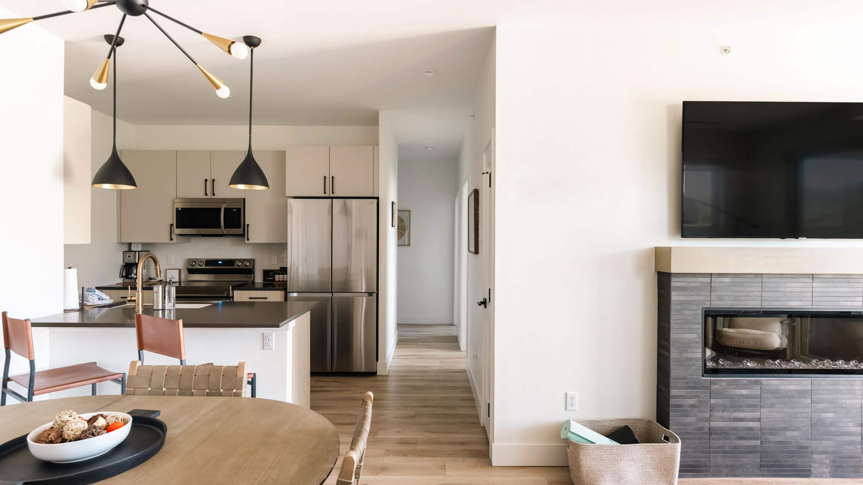 A picture of a commercial building